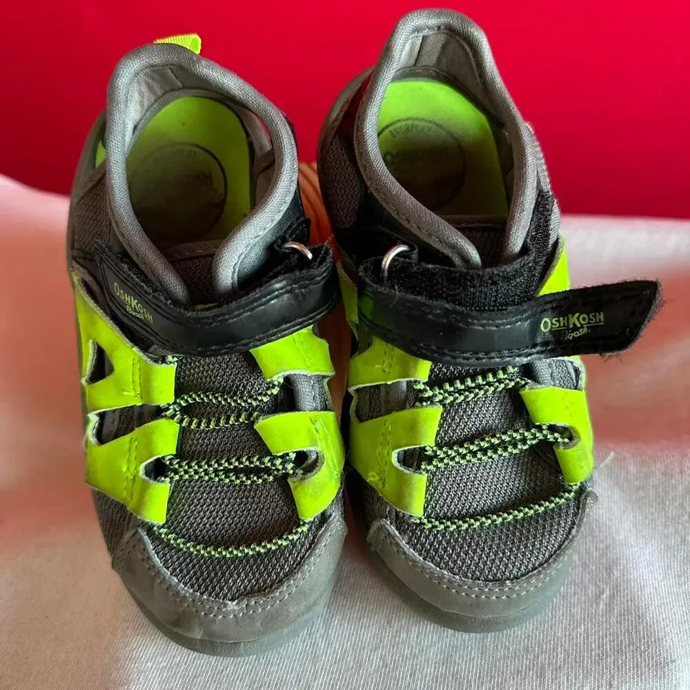 Oshkosh B’Gosh Water Shoes Toddler Size 8M Beach Waterpark Pool Vacation